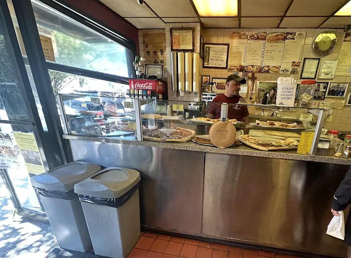 Ivana's Pizzeria Picture 8