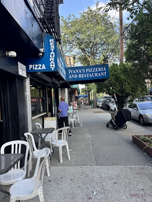 Ivana's Pizzeria Picture 2