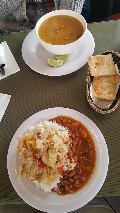 Fiesta Lounge and Restaurant Picture 10