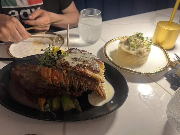 MamaSushi Little Italy Picture 7