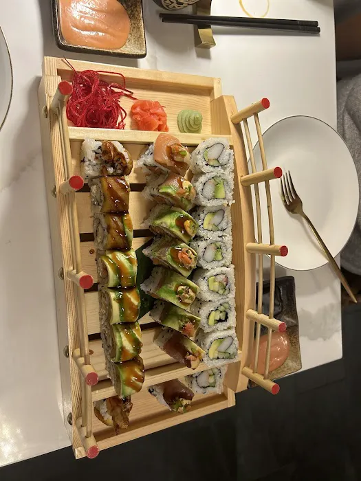 MamaSushi Little Italy Picture 3