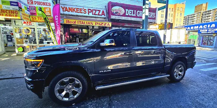 Yankee’s Pizza Picture 5