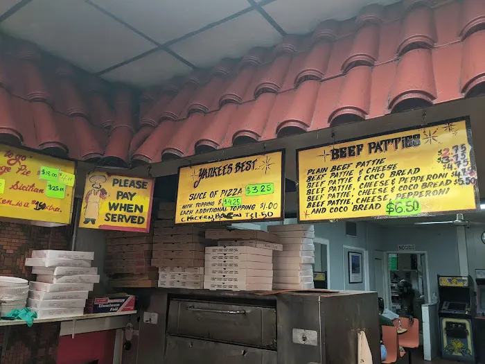 Yankee’s Pizza Picture 8
