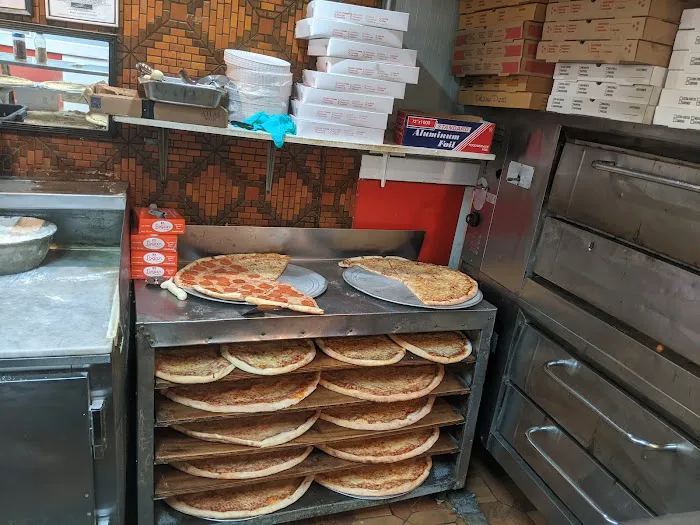 Yankee’s Pizza Picture 2