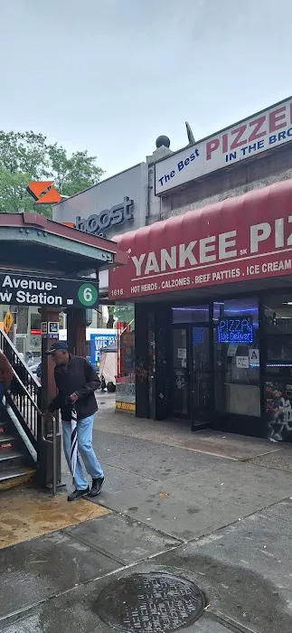 Yankee’s Pizza Picture 4