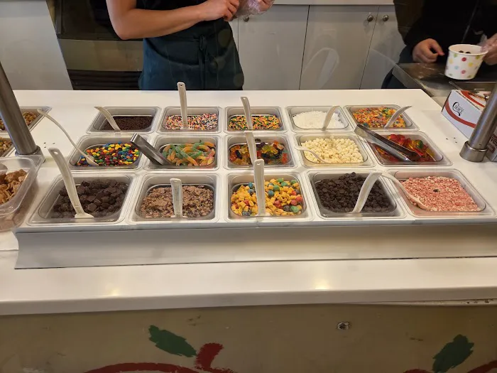Peachwave Frozen Yogurt Picture 10
