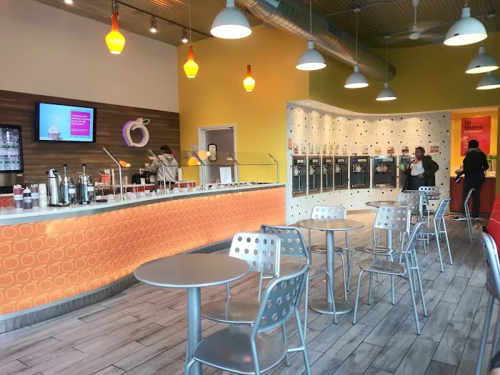 Peachwave Frozen Yogurt Picture 2
