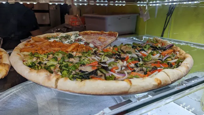 Famosa Pizza Picture 5