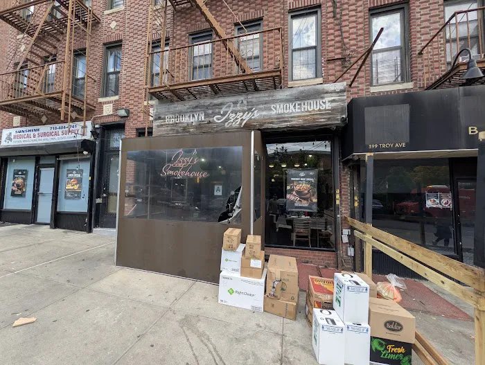 Izzy's Brooklyn Smokehouse Picture 3