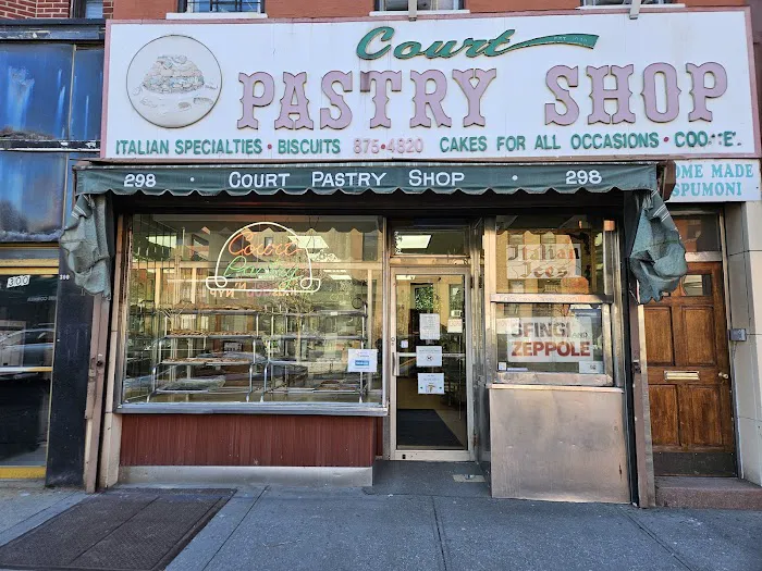 Court Pastry Shop Picture 6