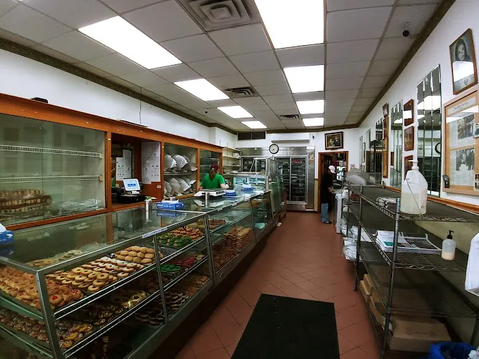 Court Pastry Shop Picture 2