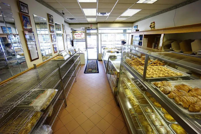 Court Pastry Shop Picture 9