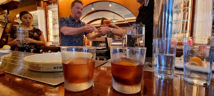 The Long Island Bar Picture 1
