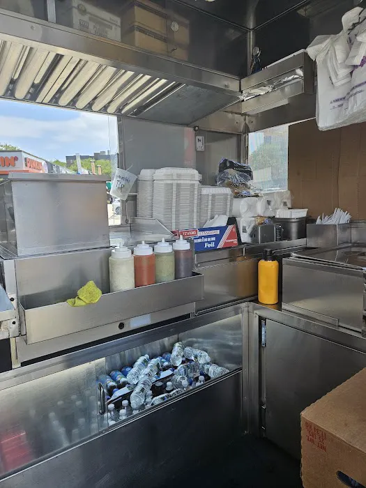 Nisar’s Halal Food Cart Picture 8
