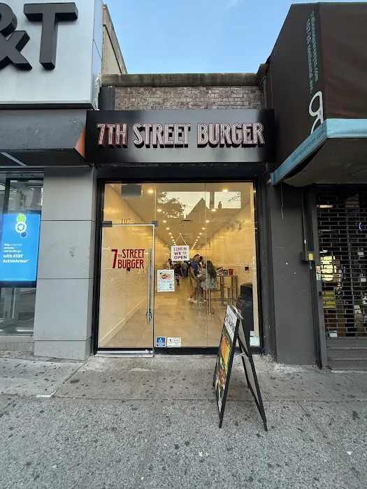 7th Street Burger Forest Hills Picture 9