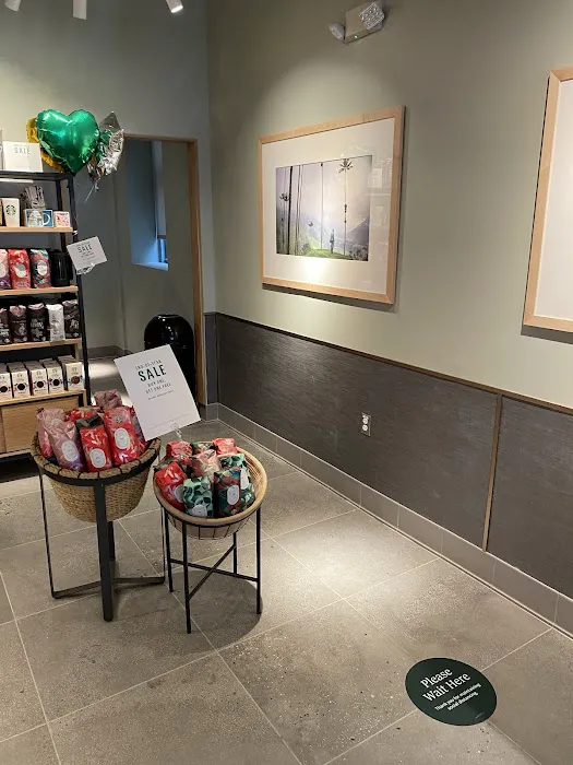 Starbucks Picture 7