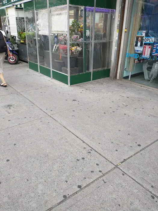 Mom & Sons Deli Picture 3