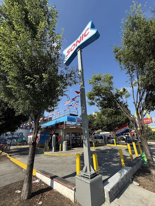 Sonic Drive-In Picture 3