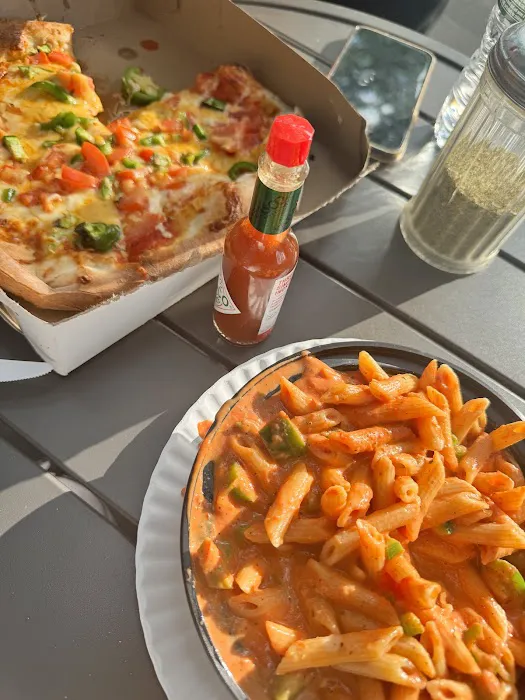 Pizza Heights On Albany Picture 3