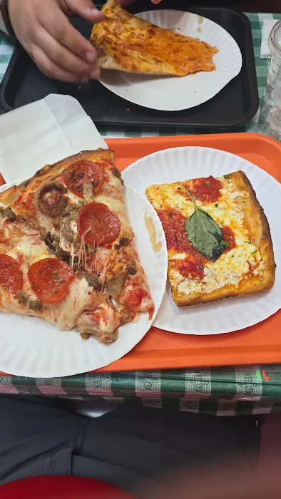 Tony's Pizza Picture 4