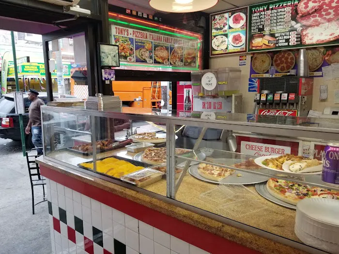 Tony's Pizza Picture 1