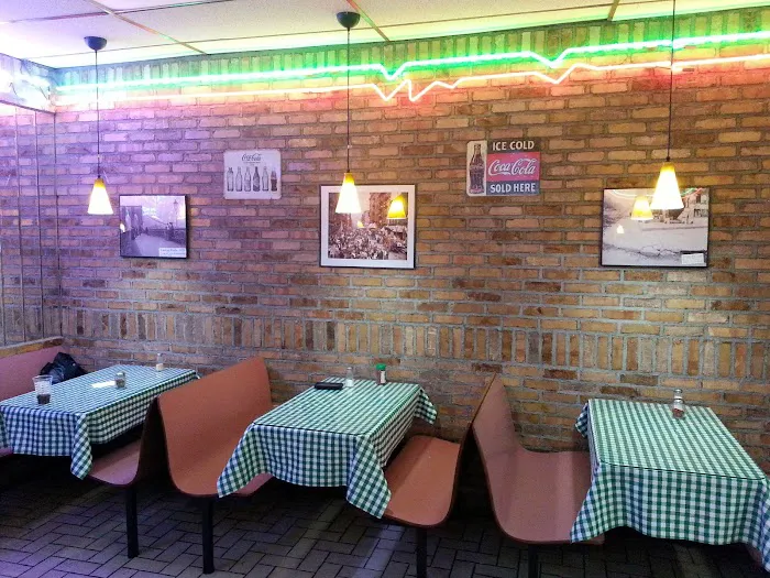 Tony's Pizza Picture 2