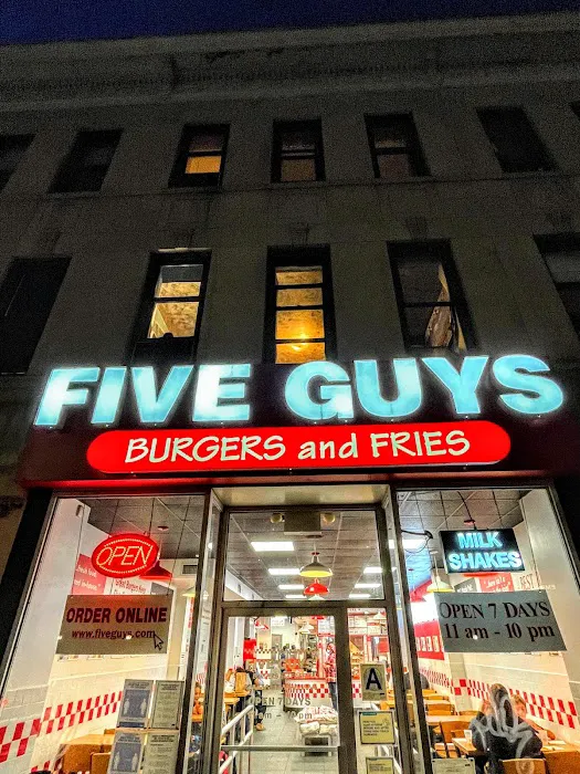 Five Guys Picture 9