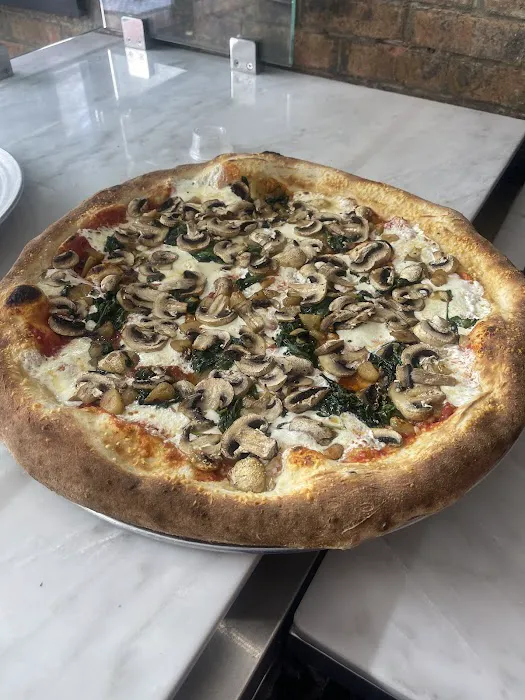 La Casa Del Panuozzo and brick oven pizza Picture 6