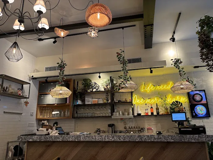 One More Charm Thai Restaurant Picture 2