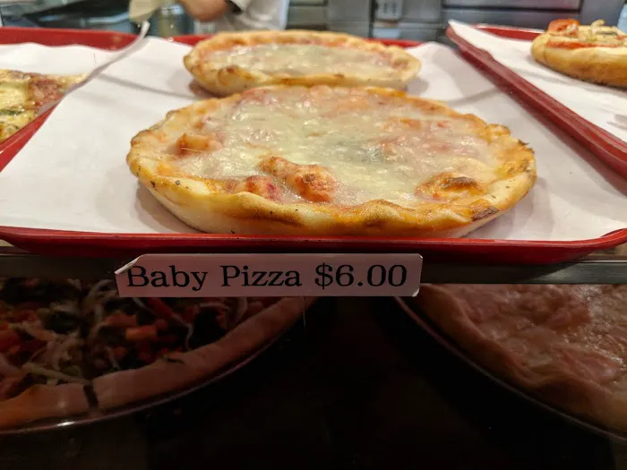 Smiling Pizzeria Picture 8