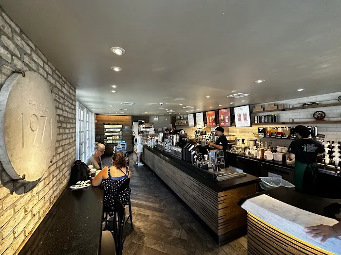 Starbucks Picture 6