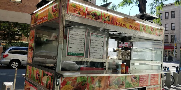 Halal Food Truck Picture 4