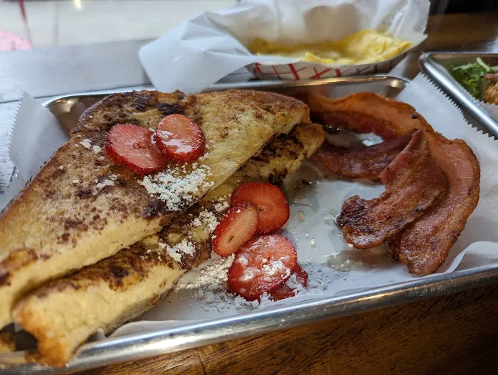 Sandwich Girl Cafe Picture 9