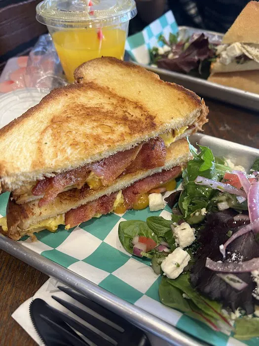 Sandwich Girl Cafe Picture 6