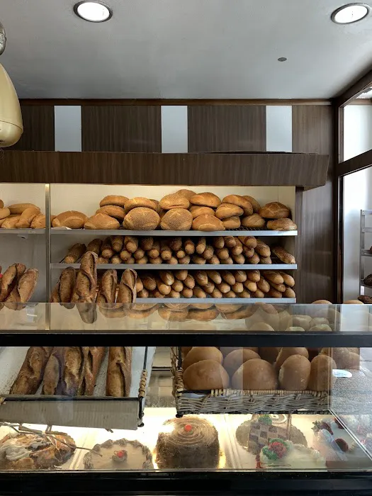 Caputo's Sweet & Cake Shop Picture 3