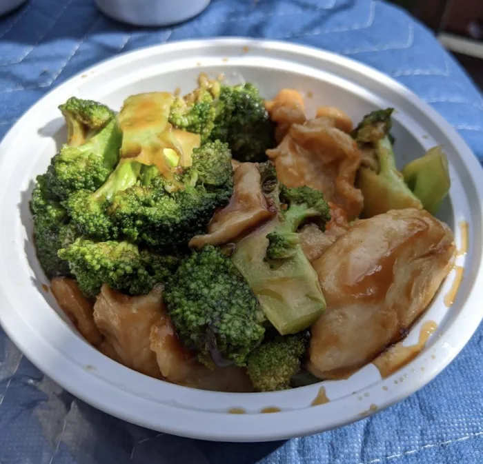 Ling Ling Kitchen Picture 9