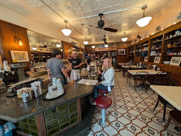 Brooklyn Farmacy & Soda Fountain Picture 9