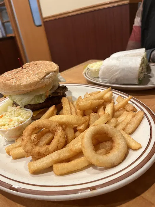 Fifth Avenue Diner Picture 7