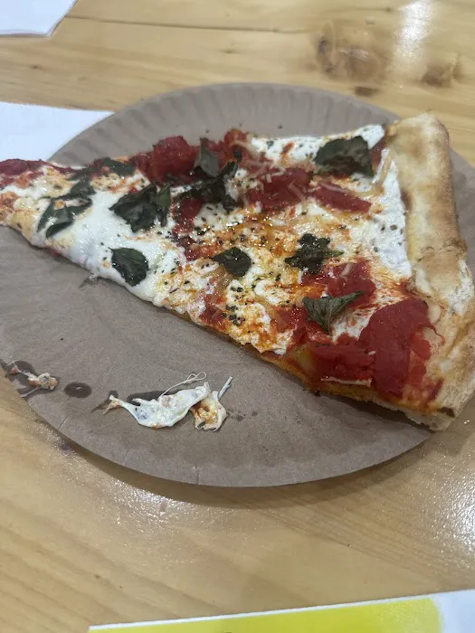 Pomodoro Pizza Picture 4