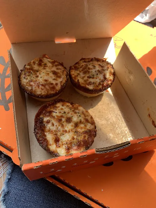 Little Caesars Pizza Picture 5