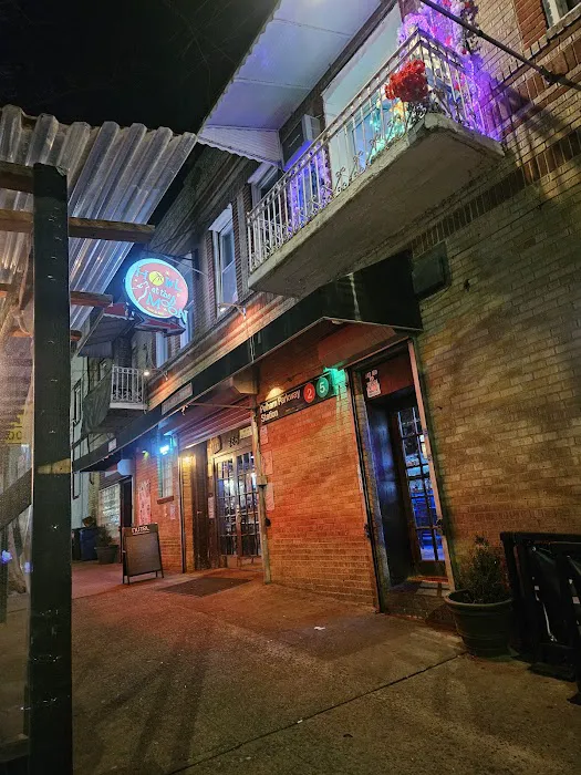 Howl At The Moon Grill & Bar Picture 2