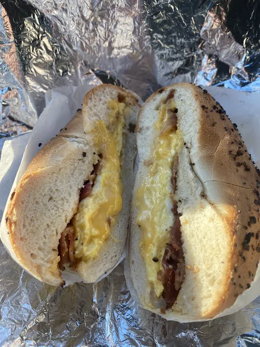 Simon's Deli & Bagels Picture 5