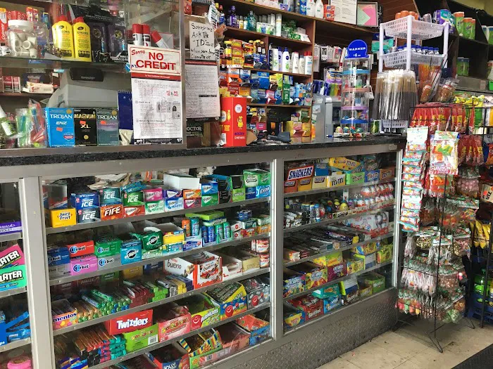 Green Star Deli Grocery & Food Picture 1