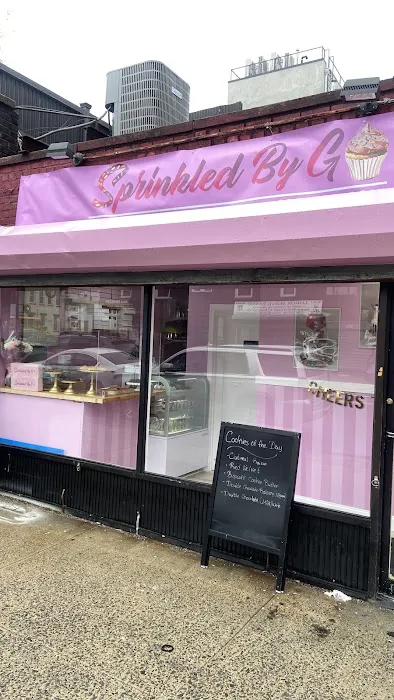 SprinkledByG | NYC Custom Cakes Picture 7
