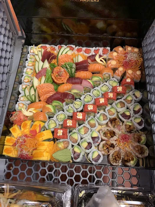 Roll Masters Sushi Picture 1