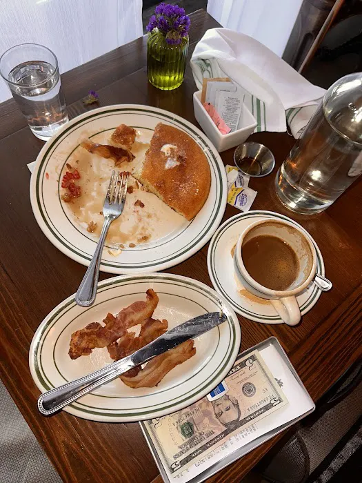 Iris Café Picture 6
