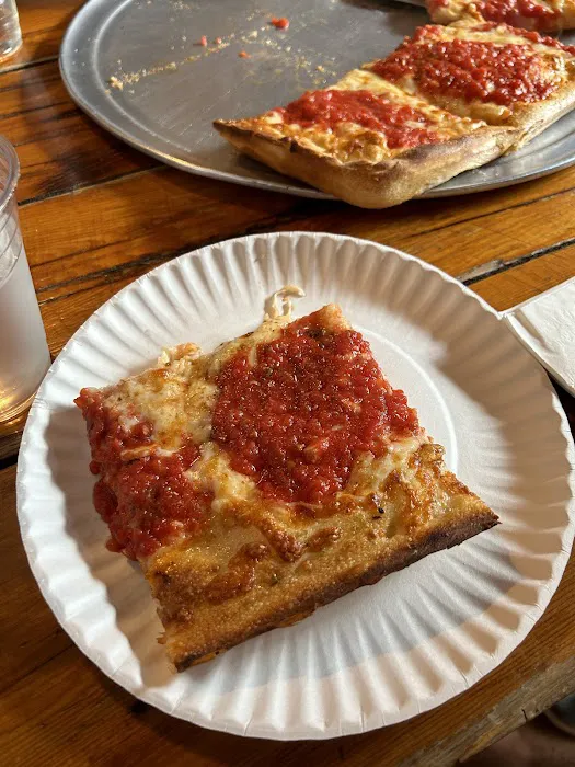 The House of Pizza & Calzone Picture 3