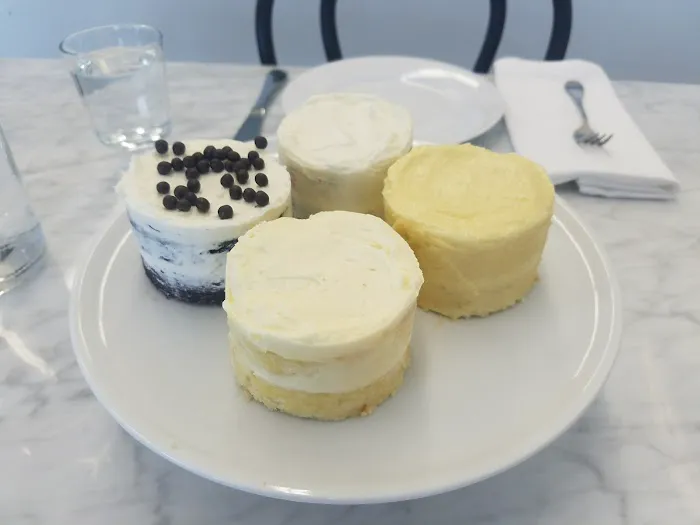 Nine Cakes Picture 5