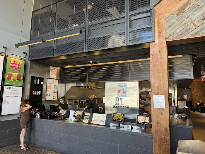 Shake Shack Forest Hills Picture 3