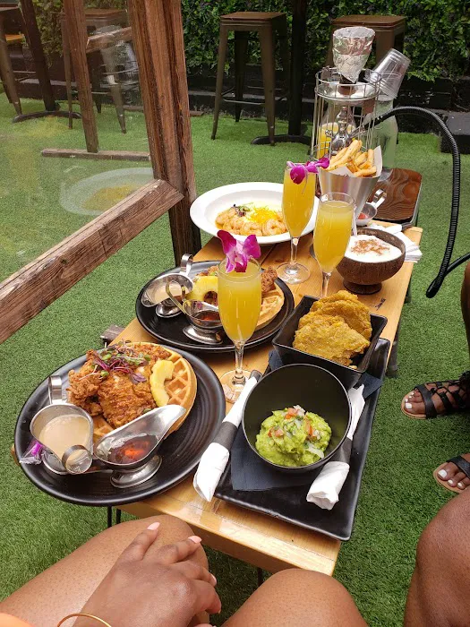 Lowkey Garden Lounge Picture 10
